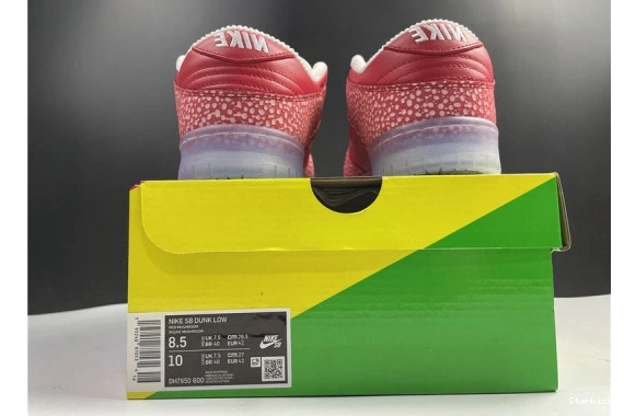 Magic Stingwater Nike Low Dunk DH7650-600 - SB Mushroom 1026